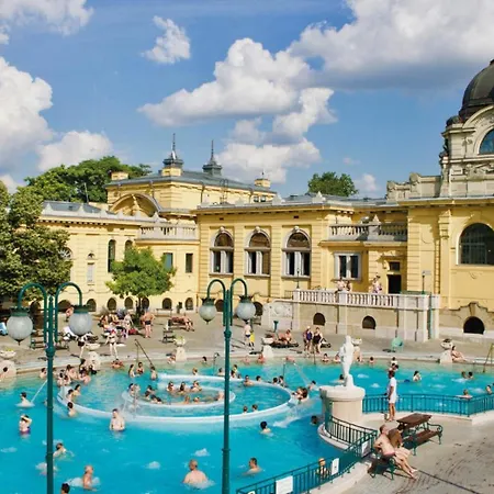 Apartment Stylish Superior ,2 Bedrooms, 3 Ac, Metro 2 Min, Prime Location Budapest, Guest Favorite *